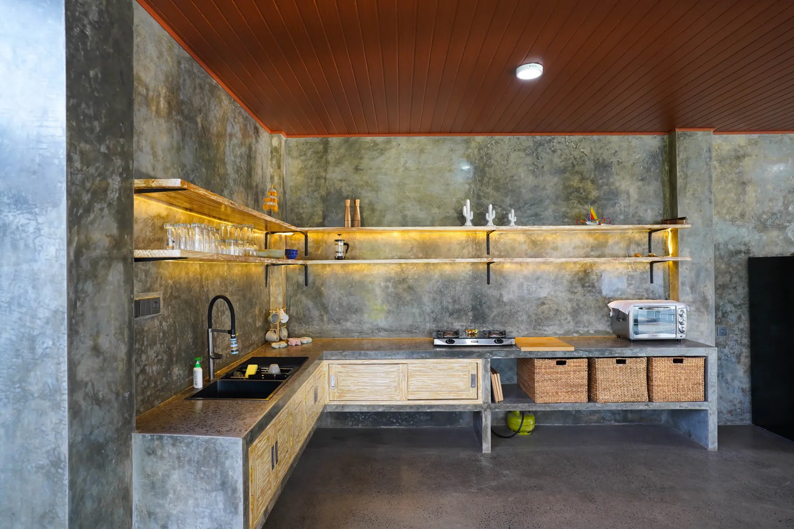Bar and kitchen area